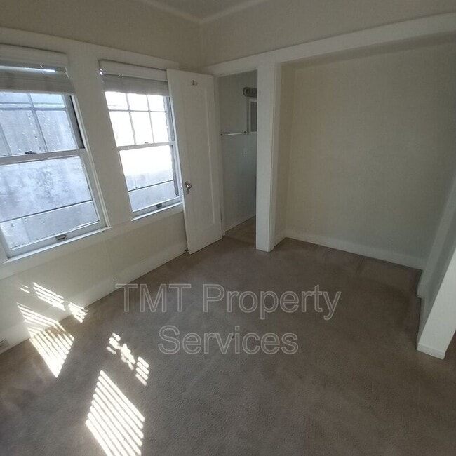 Building Photo - 1019 H St