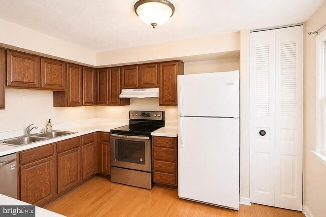 Building Photo - 17231 Epsilon Pl