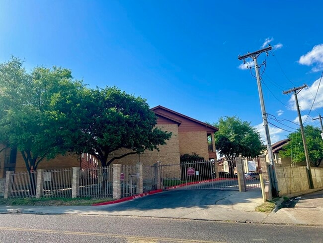 Building Photo - 1752 Tiara Trail