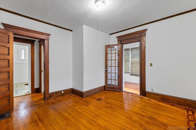 Building Photo - 590 Whitney Ave