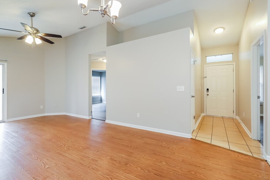 Building Photo - 1263 Suffolk Pl