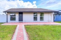 Building Photo - 8541 Briar Grove Cir