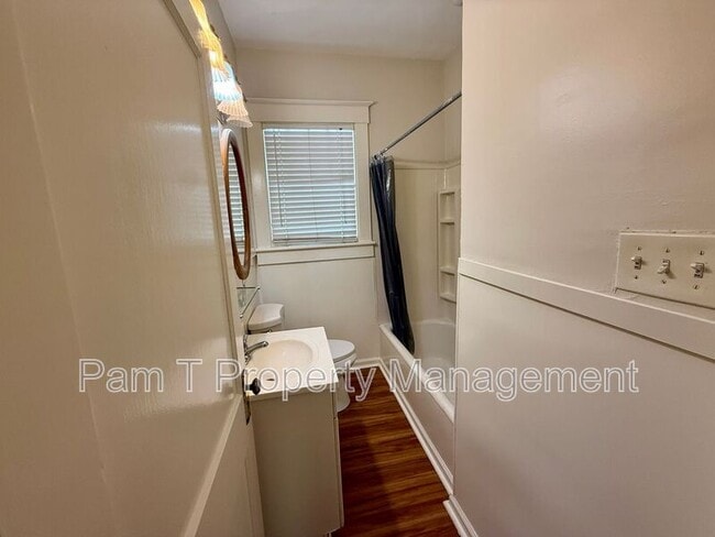 Building Photo - 101 Forrest Ave