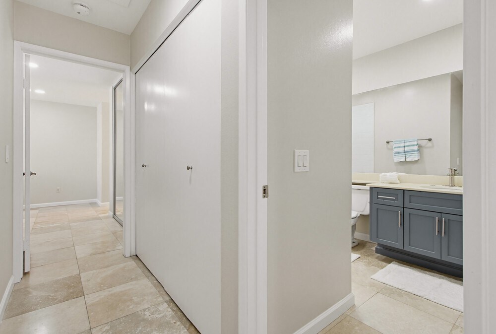 Building Photo - 17440 Plaza Cerado