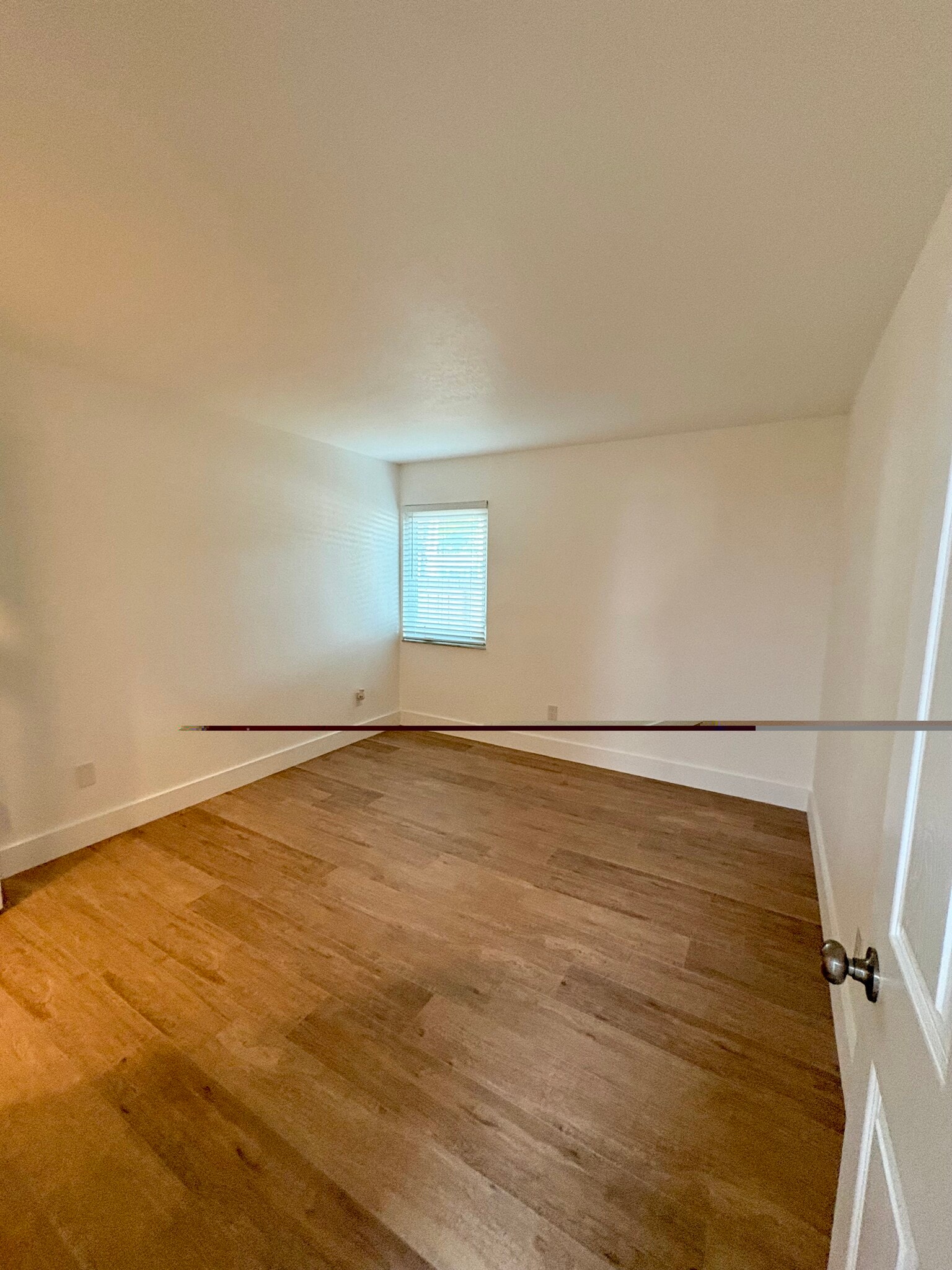 Building Photo - 4810 S Dauphin Ave