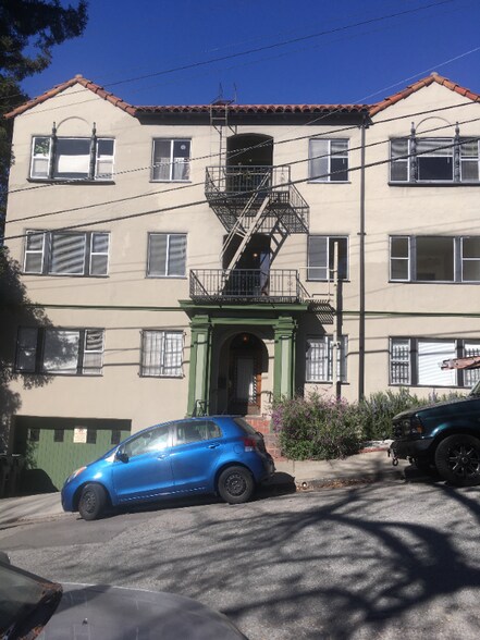 Building Photo - 2625 Ivy Dr