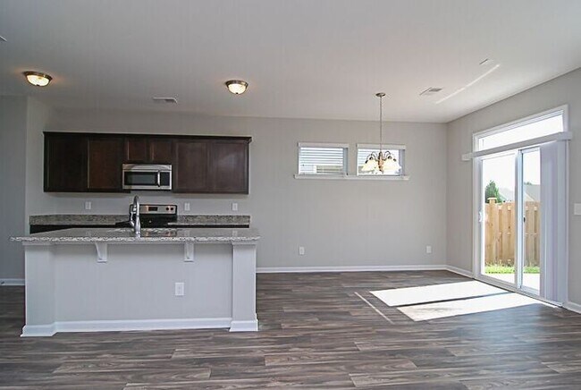 Building Photo - 421 Hosea Ct