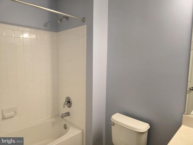 Building Photo - 157 Darling St