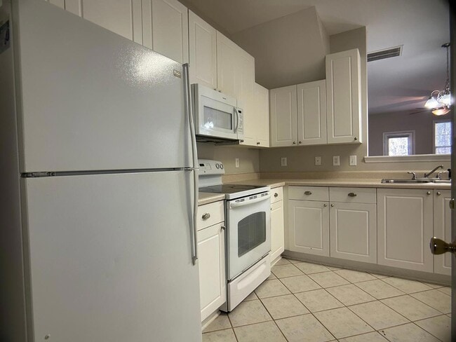 Building Photo - 157 Woodson Dr