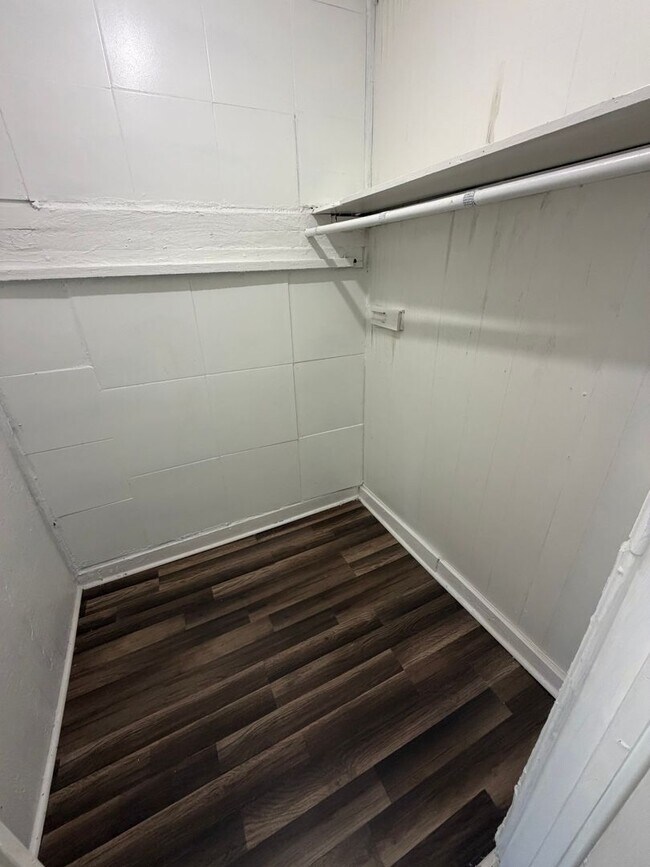 Building Photo - 1301 S 19th St
