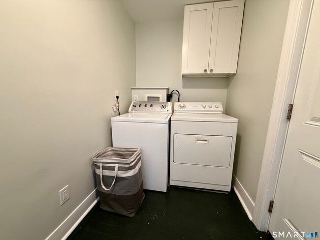 Building Photo - 244 Main St