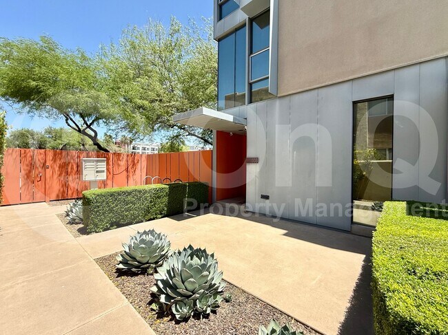 Building Photo - 7047 E Earll Dr