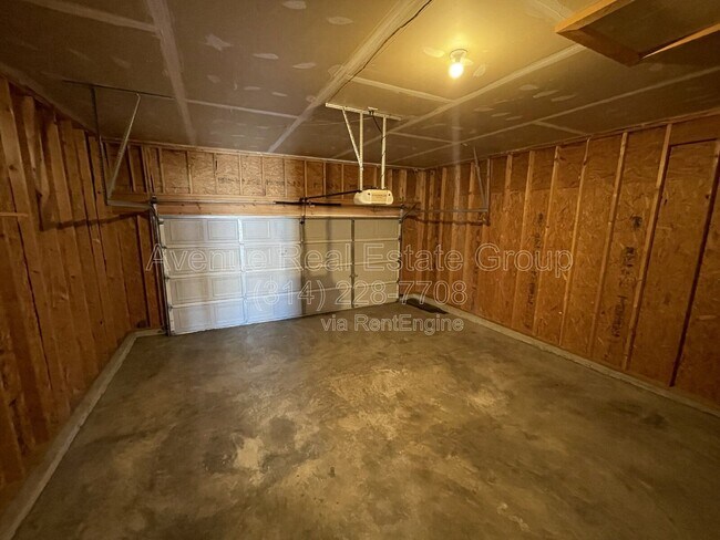 Building Photo - 5533 Emerald Pl Dr