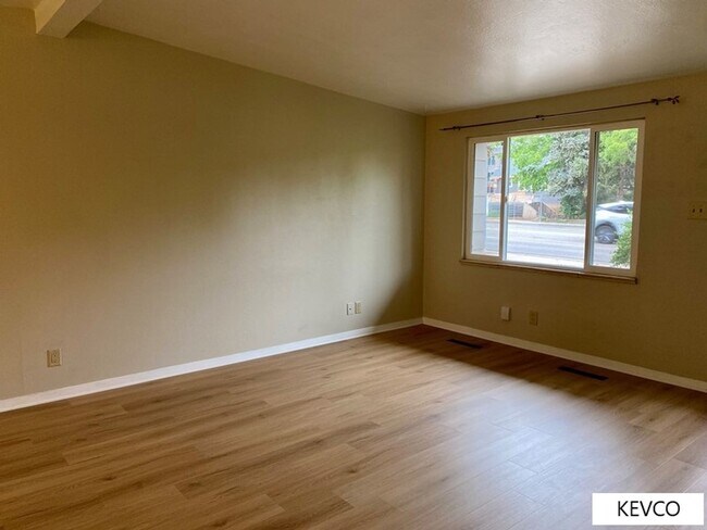 Building Photo - Ranch Style Across the Street from CSU!