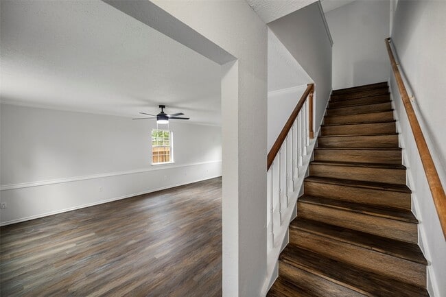 Building Photo - 3718 Treasure Island Dr