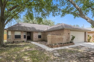 Building Photo - 9330 Jan Glen Ln