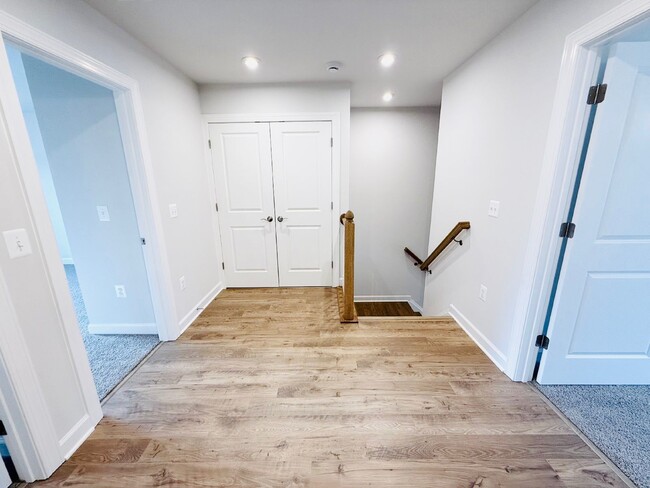 Building Photo - 4 Bed / 3.5 Bath Brand New Townhouse (12/7...