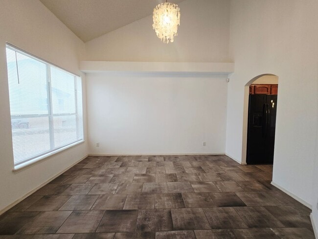 Building Photo - Charming 3 bedroom, 2.5 bath home in West ...