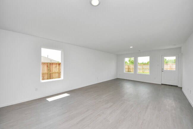 Building Photo - 27438 Sweetwater Bay Dr