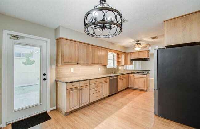 Building Photo - 5710 Verdome Ln