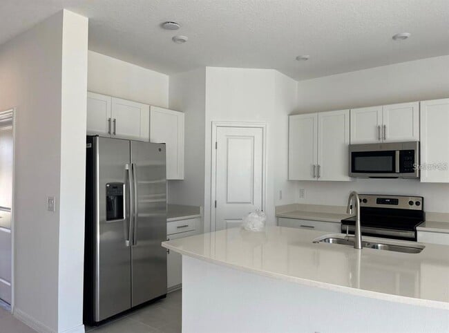 Building Photo - 8589 Lunar Skye St
