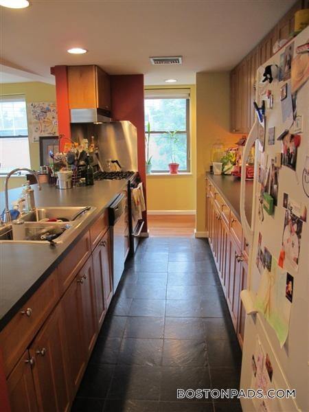 Building Photo - 197 Sidney St