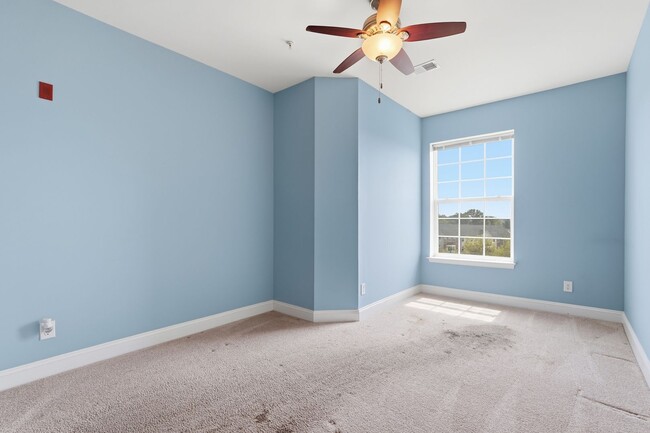 Building Photo - 9202 Charleston Dr
