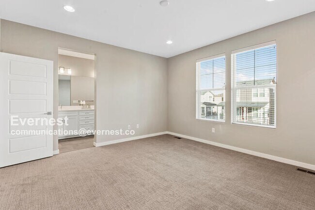 Building Photo - 8970 Southurst St