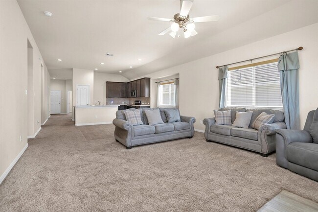 Building Photo - 223 Shoreview Dr