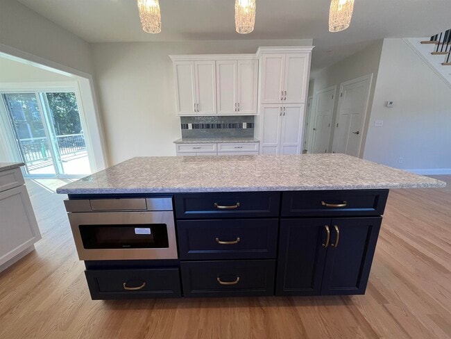 Building Photo - 5 Kinsman Ln