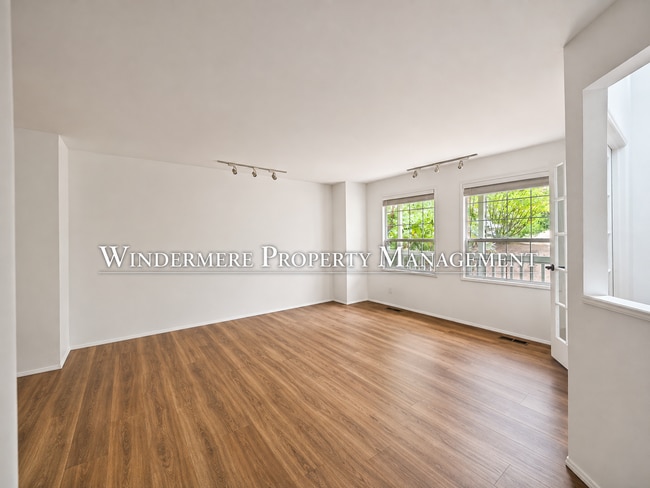 Building Photo - 10773 Jetty Pl NW