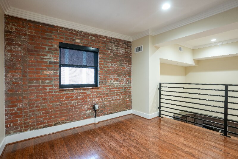 Building Photo - 1406 11th Ave