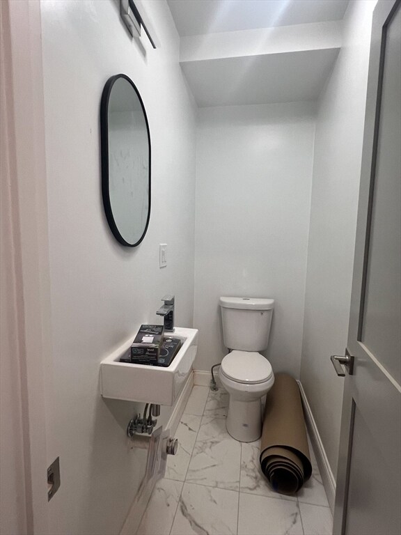 Building Photo - 595 Main St