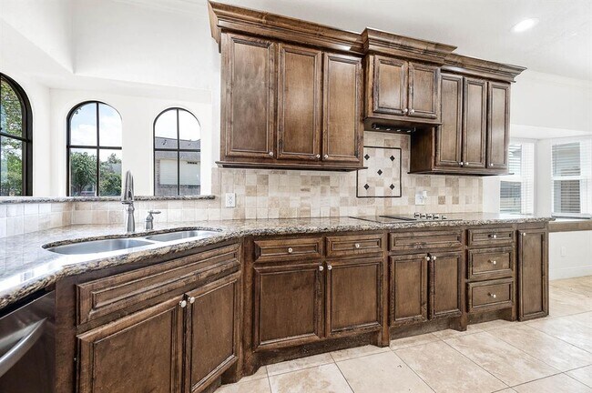 Building Photo - 18909 Walden Forest Dr