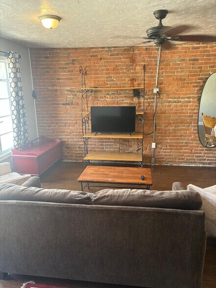 Building Photo - 15 Tregaski Ln