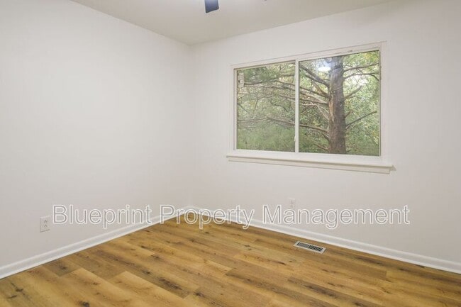 Building Photo - 6004 Cowin Dr NW