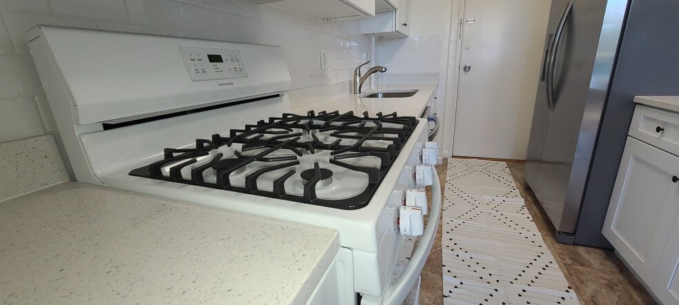 Building Photo - 10401 Grosvenor Pl