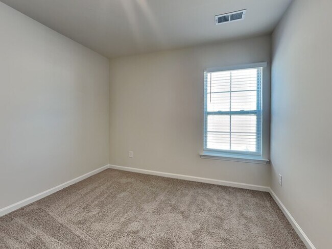 Building Photo - Available Now!  Burnside Farms  - Fenced i...