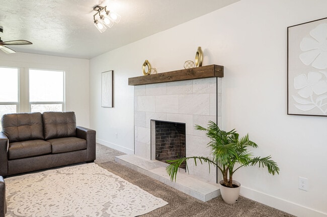 Building Photo - 8410 S 890 E