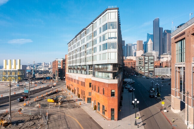 Building Photo - Gridiron