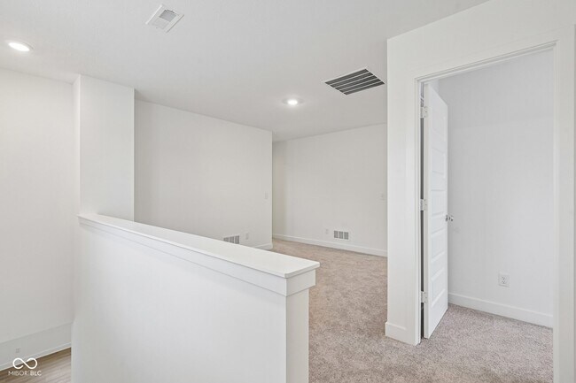 Building Photo - 15274 Farrington Rd