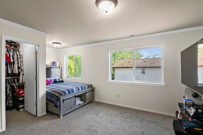 Building Photo - 3 Bedroom, 2.5 Bathroom 2 Story House