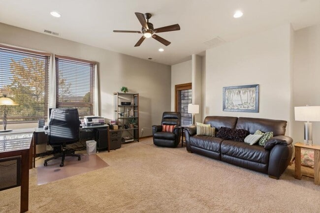 Building Photo - 13415 Pino Ridge Pl NE