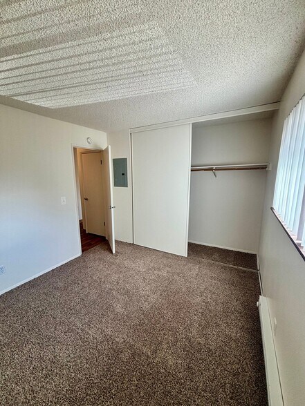 Building Photo - 3950 SW 102nd Ave