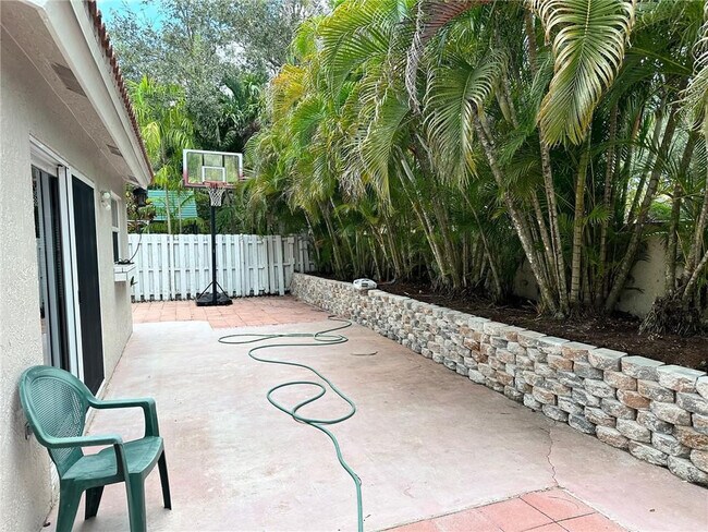 Building Photo - 12624 NW 11th Ct
