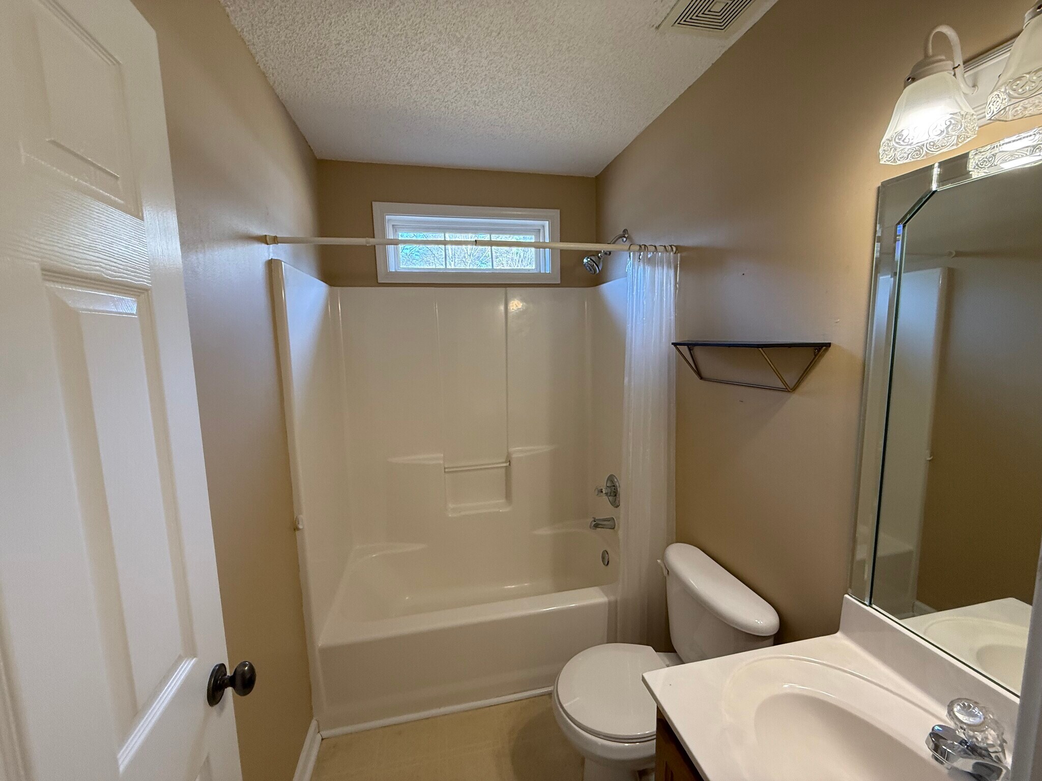 Building Photo - 100 Englewood Ct