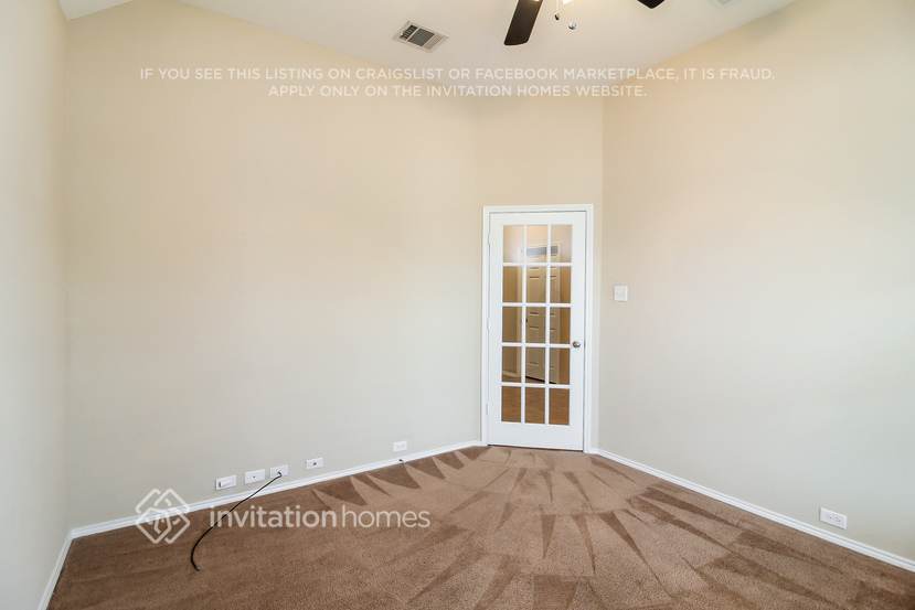 Building Photo - 15453 Yarberry Dr