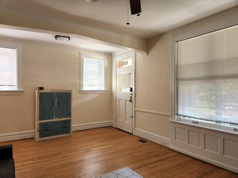 Building Photo - 6115 Pershing Ave