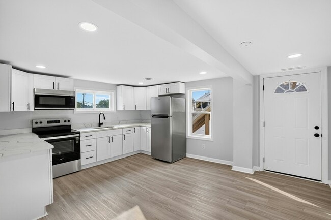Building Photo - 428 S Governors Ave