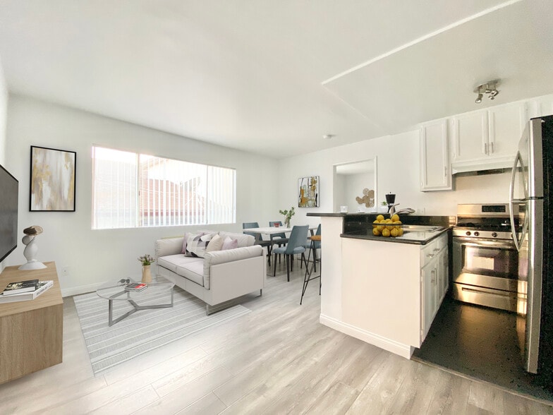 Building Photo - 833 S Berendo St